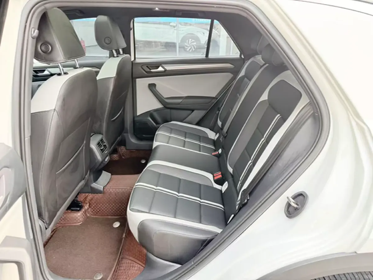 2023 Volkswagen T-Roc 1.5T 160HP L4 7DCT,autocango,china used car exporter,china ev exporter,chinese used car exporter,chinese used ev exporter