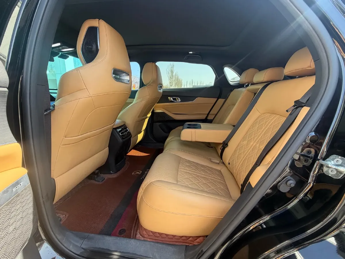 2021 ChangAn UNI-K 2.0T 233HP L4 8AT,autocango,china used car exporter,china ev exporter,chinese used car exporter,chinese used ev exporter