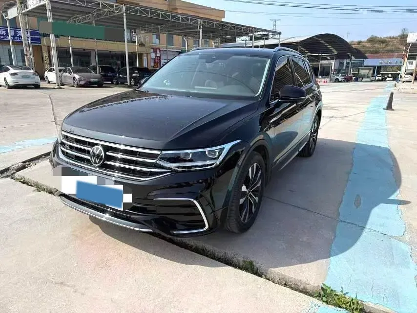 2024 Volkswagen Tiguan L 2.0T 186HP L4 7DCT,autocango,china used car exporter,china ev exporter,chinese used car exporter,chinese used ev exporter