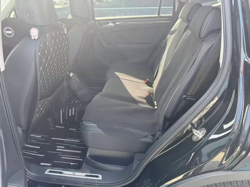 2024 Volkswagen Tiguan L 2.0T 186HP L4 7DCT,autocango,china used car exporter,china ev exporter,chinese used car exporter,chinese used ev exporter