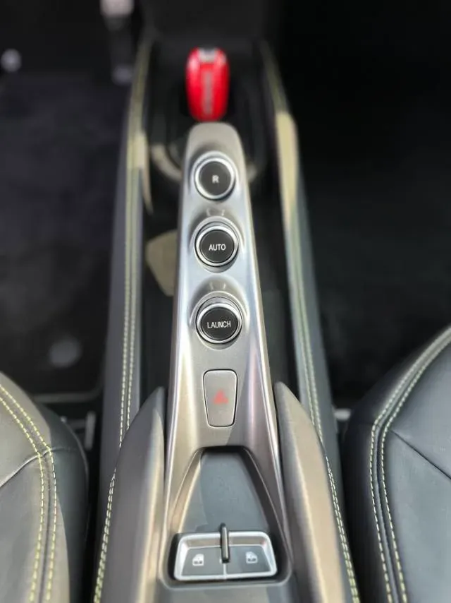 2020 Ferrari F8 3.9T 720HP V8 7DCT,autocango,china used car exporter,china ev exporter,chinese used car exporter,chinese used ev exporter