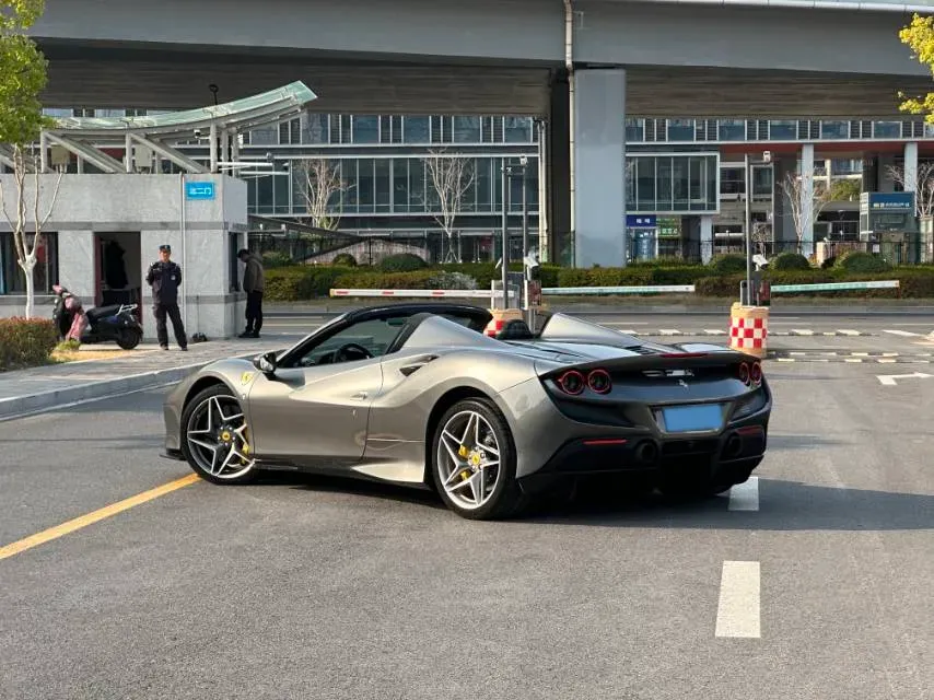 2020 Ferrari F8 3.9T 720HP V8 7DCT,autocango,china used car exporter,china ev exporter,chinese used car exporter,chinese used ev exporter