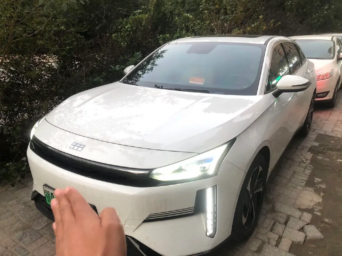 2023 Geely Galaxy L6 1.5T 163HP L4 3DHT PHEV,autocango,china used car exporter,china ev exporter,chinese used car exporter,chinese used ev exporter