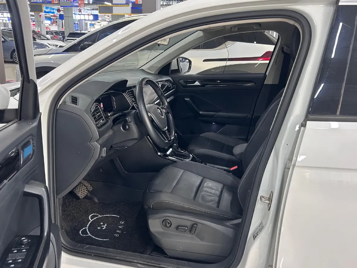 2022 Volkswagen T-Roc 1.4T 150HP L4 7DCT,autocango,china used car exporter,china ev exporter,chinese used car exporter,chinese used ev exporter