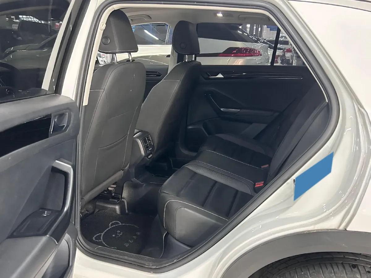 2022 Volkswagen T-Roc 1.4T 150HP L4 7DCT,autocango,china used car exporter,china ev exporter,chinese used car exporter,chinese used ev exporter