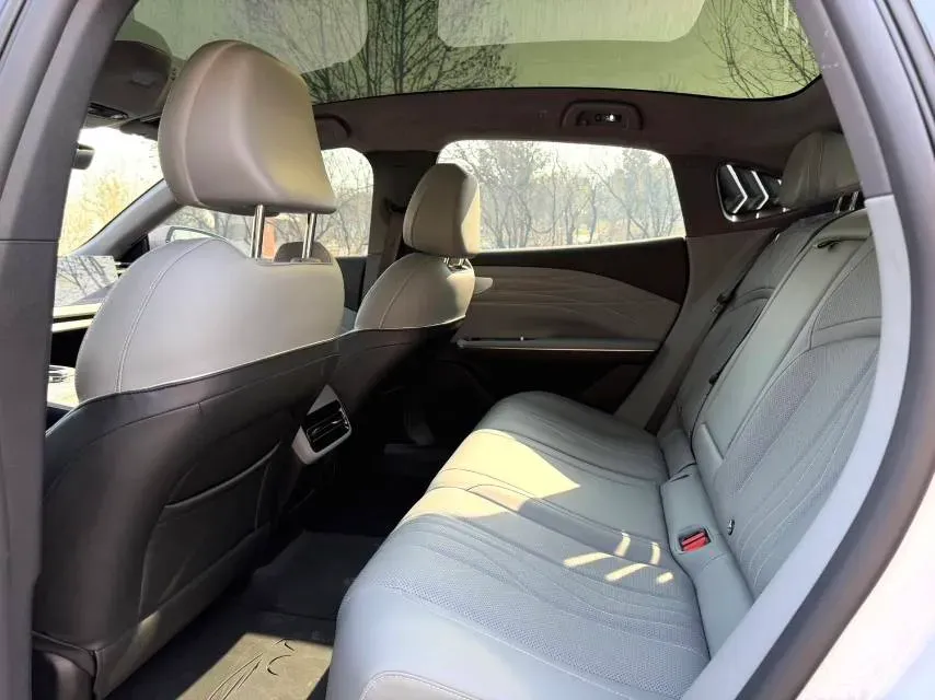 2024 Geely Galaxy E8 BEV 62KWH,autocango,china used car exporter,china ev exporter,chinese used car exporter,chinese used ev exporter