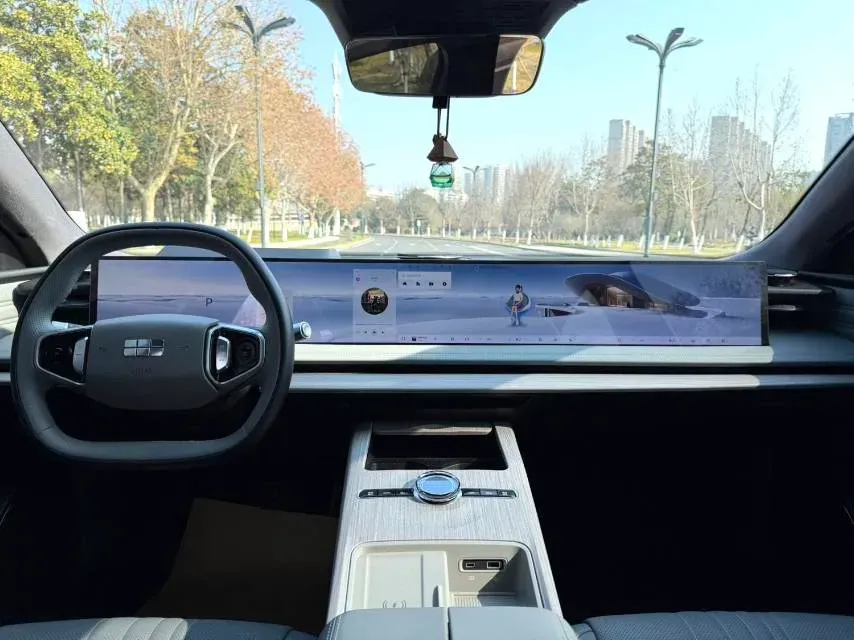 2024 Geely Galaxy E8 BEV 62KWH,autocango,china used car exporter,china ev exporter,chinese used car exporter,chinese used ev exporter