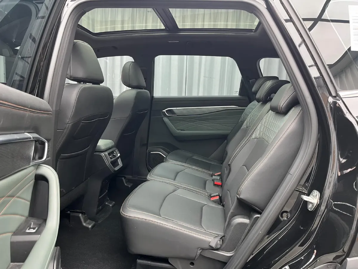 2024 Geely Okavango L 2.0T 218HP L4 7DCT,autocango,china used car exporter,china ev exporter,chinese used car exporter,chinese used ev exporter