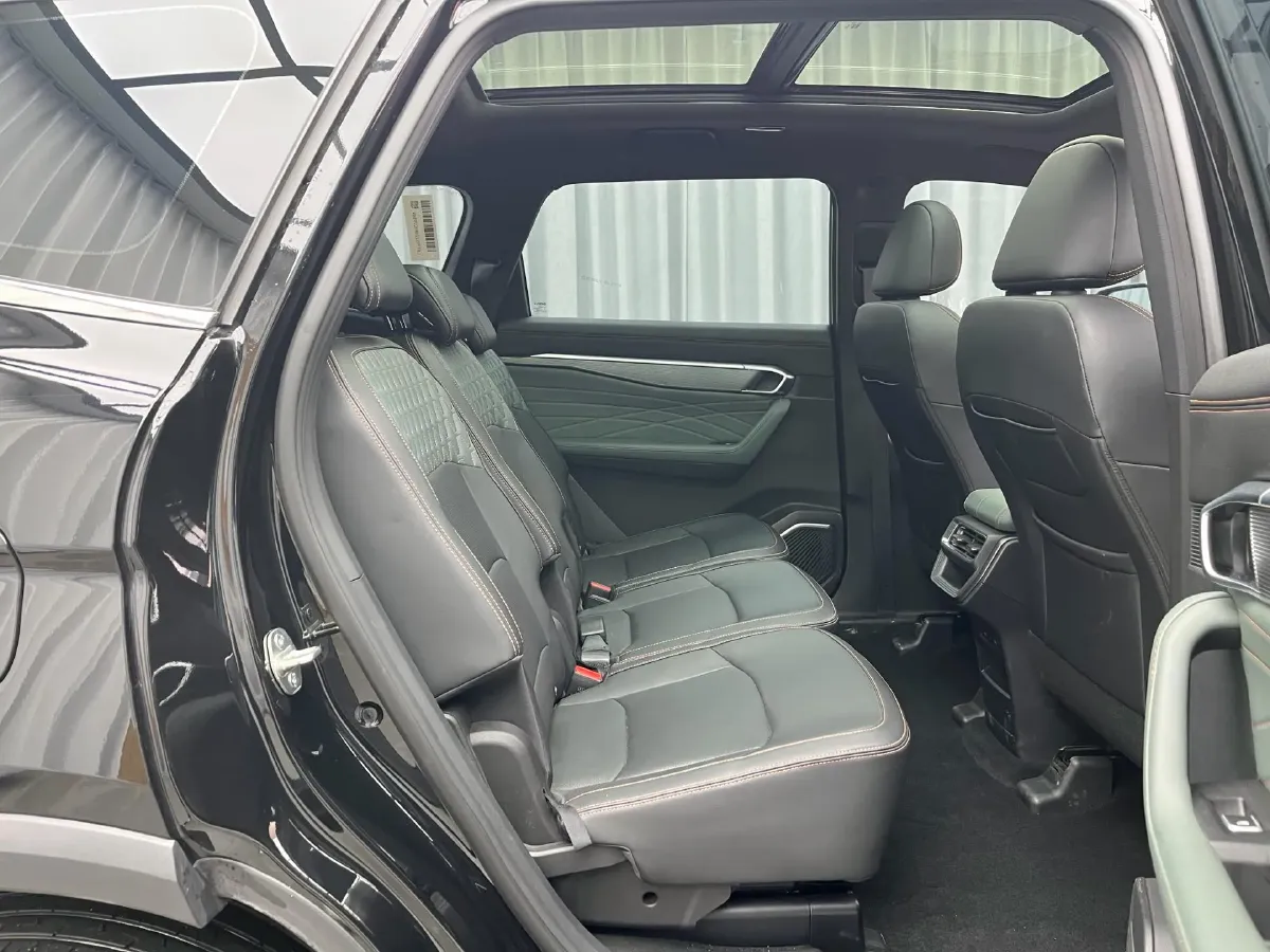 2024 Geely Okavango L 2.0T 218HP L4 7DCT,autocango,china used car exporter,china ev exporter,chinese used car exporter,chinese used ev exporter