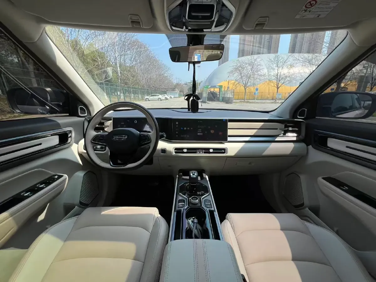 2023 Geely ICON 1.5T 181HP L4 7DCT,autocango,china used car exporter,china ev exporter,chinese used car exporter,chinese used ev exporter