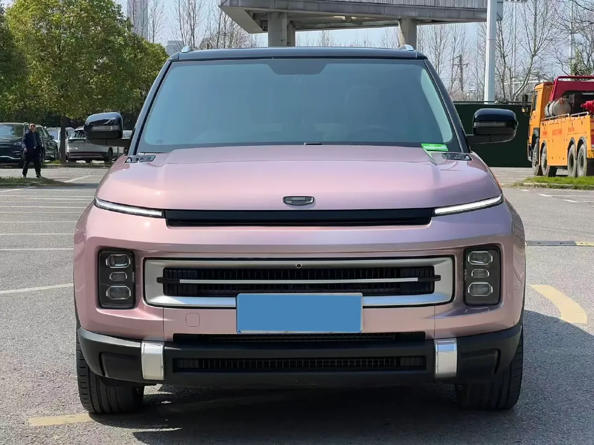 2023 Geely ICON 1.5T 181HP L4 7DCT,autocango,china used car exporter,china ev exporter,chinese used car exporter,chinese used ev exporter