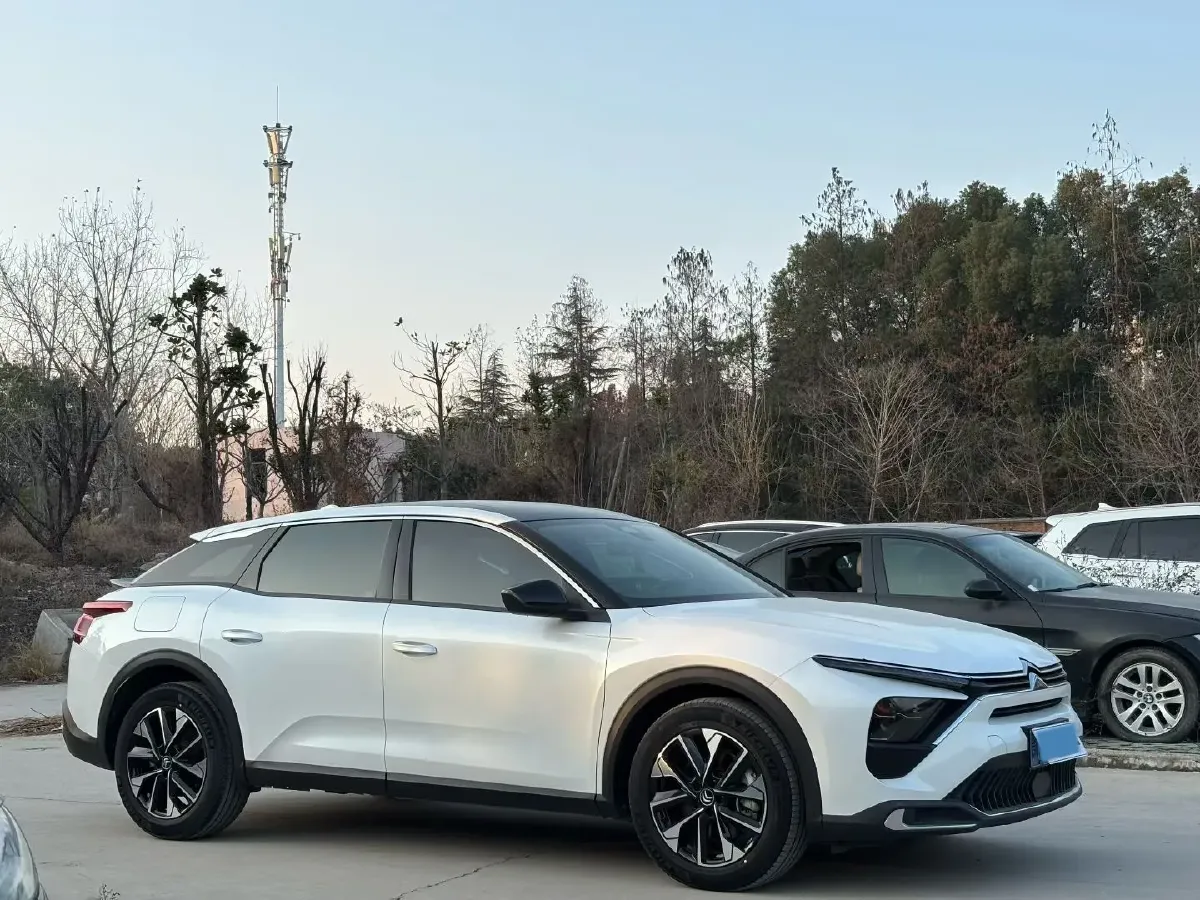 2022 Citroen C5 X 1.6T 175HP L4 8AT,autocango,china used car exporter,china ev exporter,chinese used car exporter,chinese used ev exporter