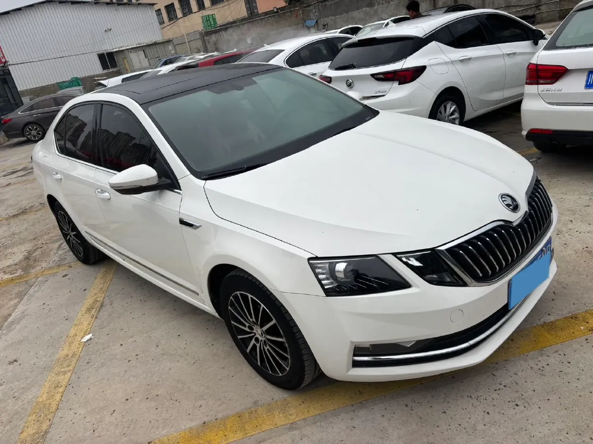 2018 Skoda Octavia 1.2T 116HP L4 7DCT,autocango,china used car exporter,china ev exporter,chinese used car exporter,chinese used ev exporter