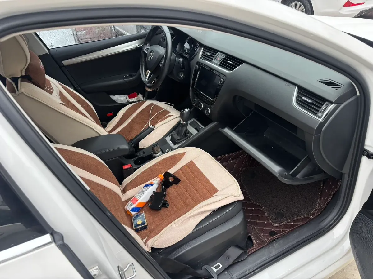 2018 Skoda Octavia 1.2T 116HP L4 7DCT,autocango,china used car exporter,china ev exporter,chinese used car exporter,chinese used ev exporter