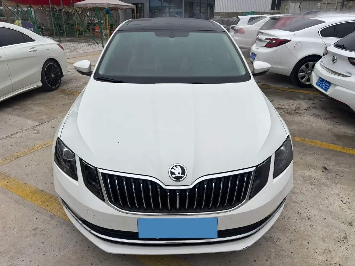 2018 Skoda Octavia 1.2T 116HP L4 7DCT,autocango,china used car exporter,china ev exporter,chinese used car exporter,chinese used ev exporter