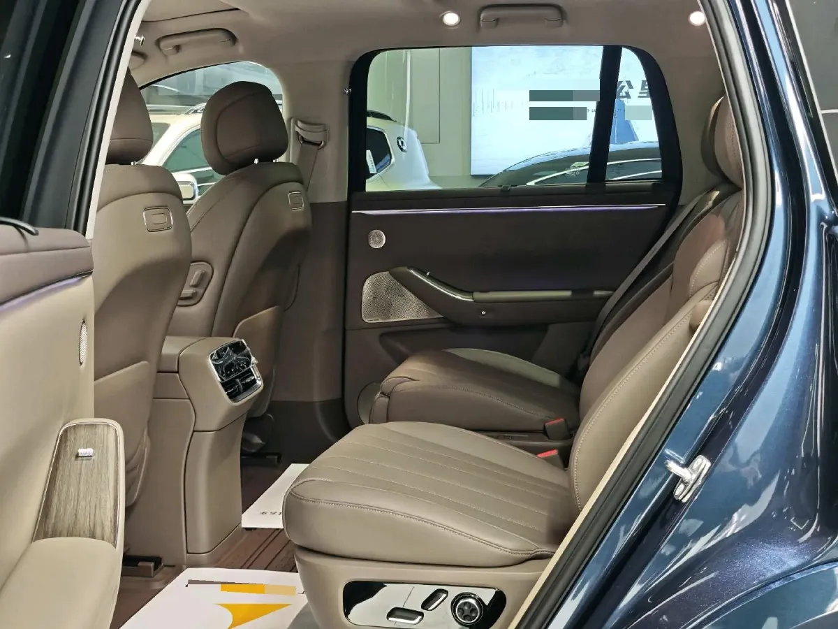 2026 AITO AITO M7 REEV 160HP REEV,autocango,china used car exporter,china ev exporter,chinese used car exporter,chinese used ev exporter