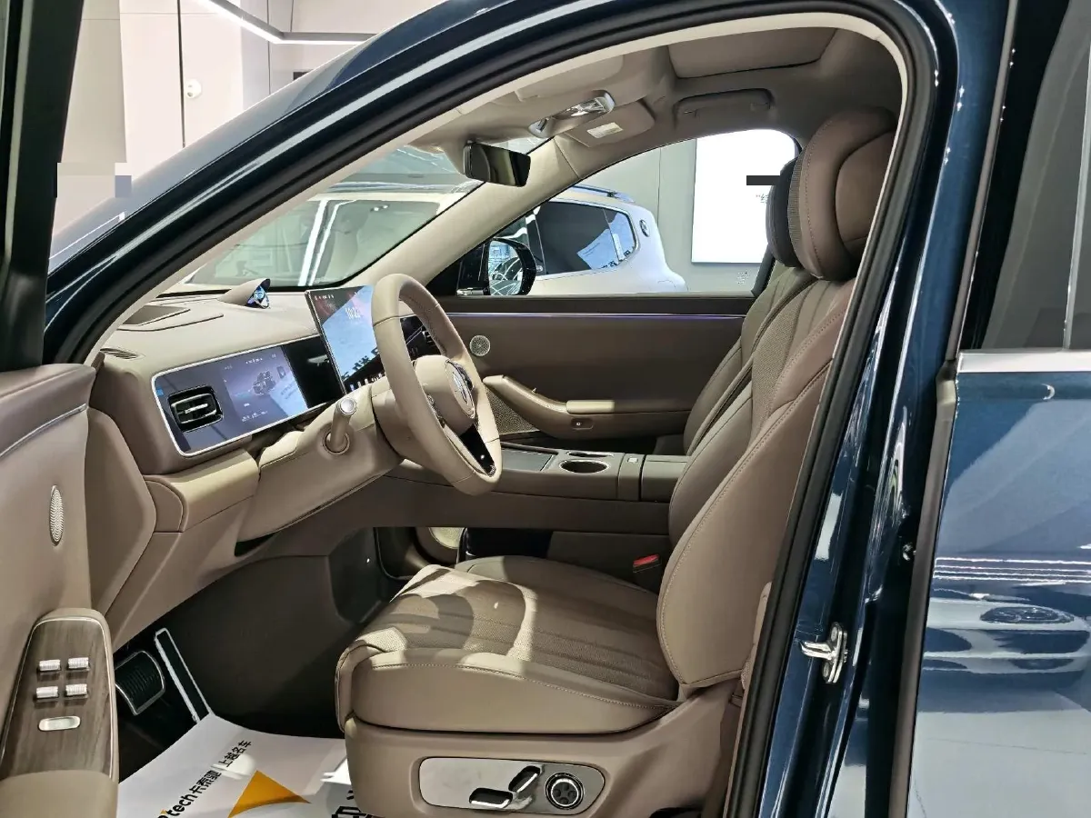 2026 AITO AITO M7 REEV 160HP REEV,autocango,china used car exporter,china ev exporter,chinese used car exporter,chinese used ev exporter