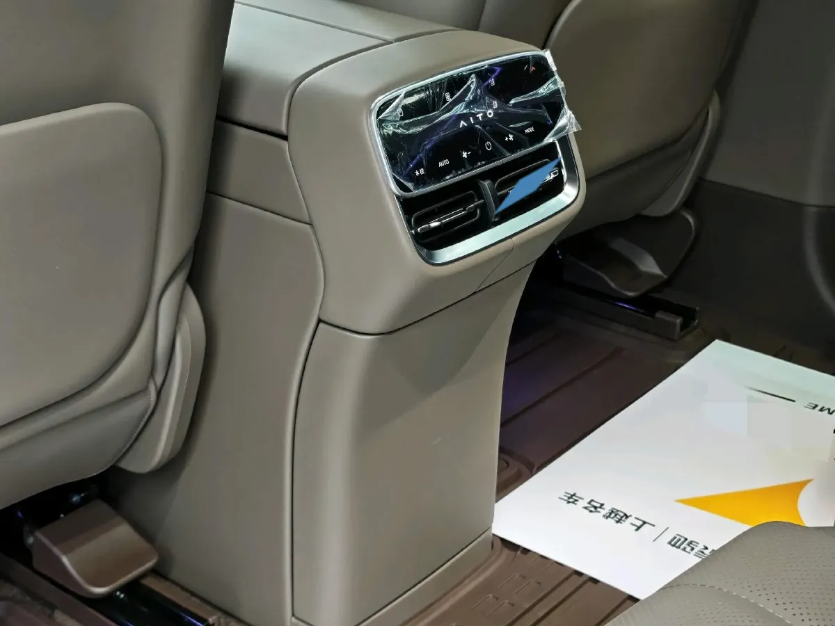 2026 AITO AITO M7 REEV 160HP REEV,autocango,china used car exporter,china ev exporter,chinese used car exporter,chinese used ev exporter