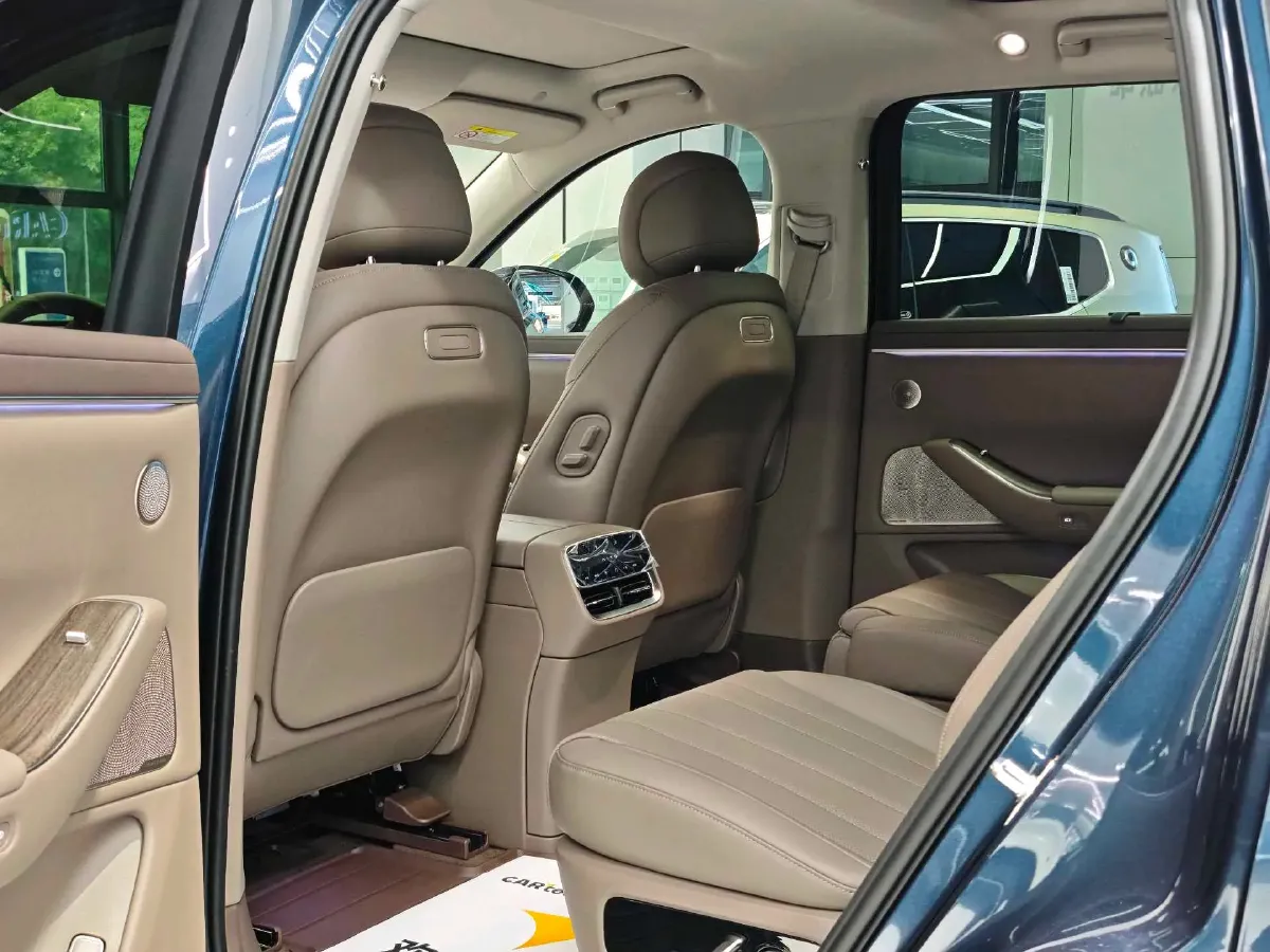 2026 AITO AITO M7 REEV 160HP REEV,autocango,china used car exporter,china ev exporter,chinese used car exporter,chinese used ev exporter