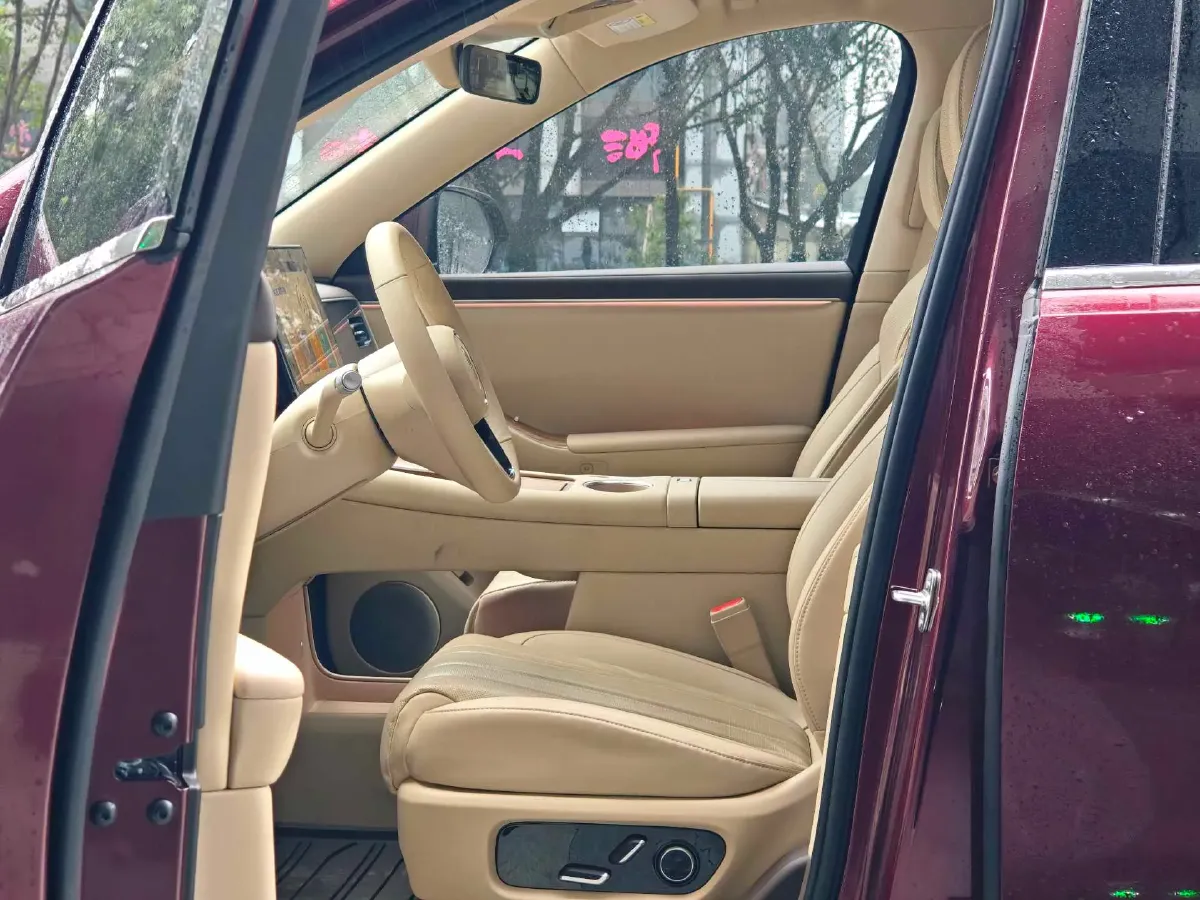 2026 AITO AITO M7 REEV 160HP REEV,autocango,china used car exporter,china ev exporter,chinese used car exporter,chinese used ev exporter