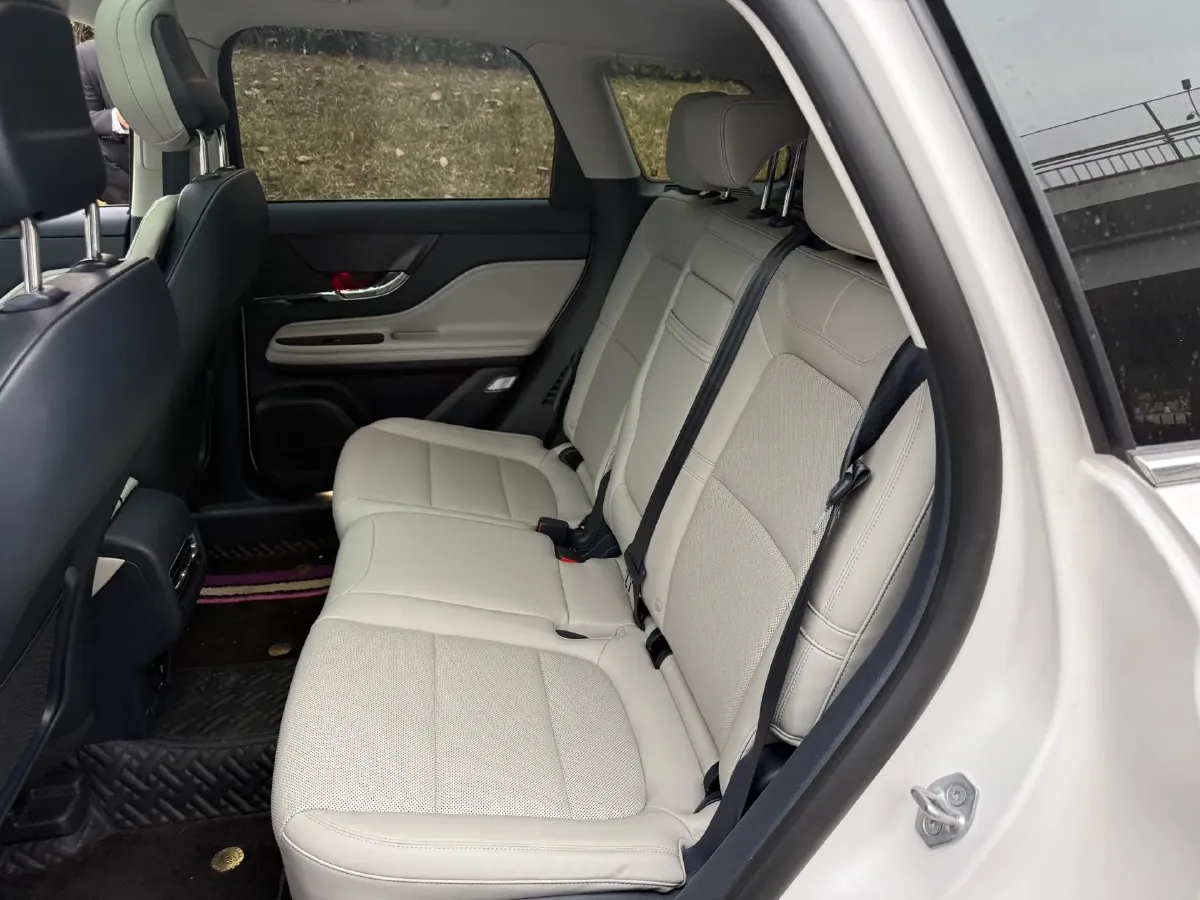 2023 Lincoln Corsair 2.0T 261HP L4 8AT,autocango,china used car exporter,china ev exporter,chinese used car exporter,chinese used ev exporter