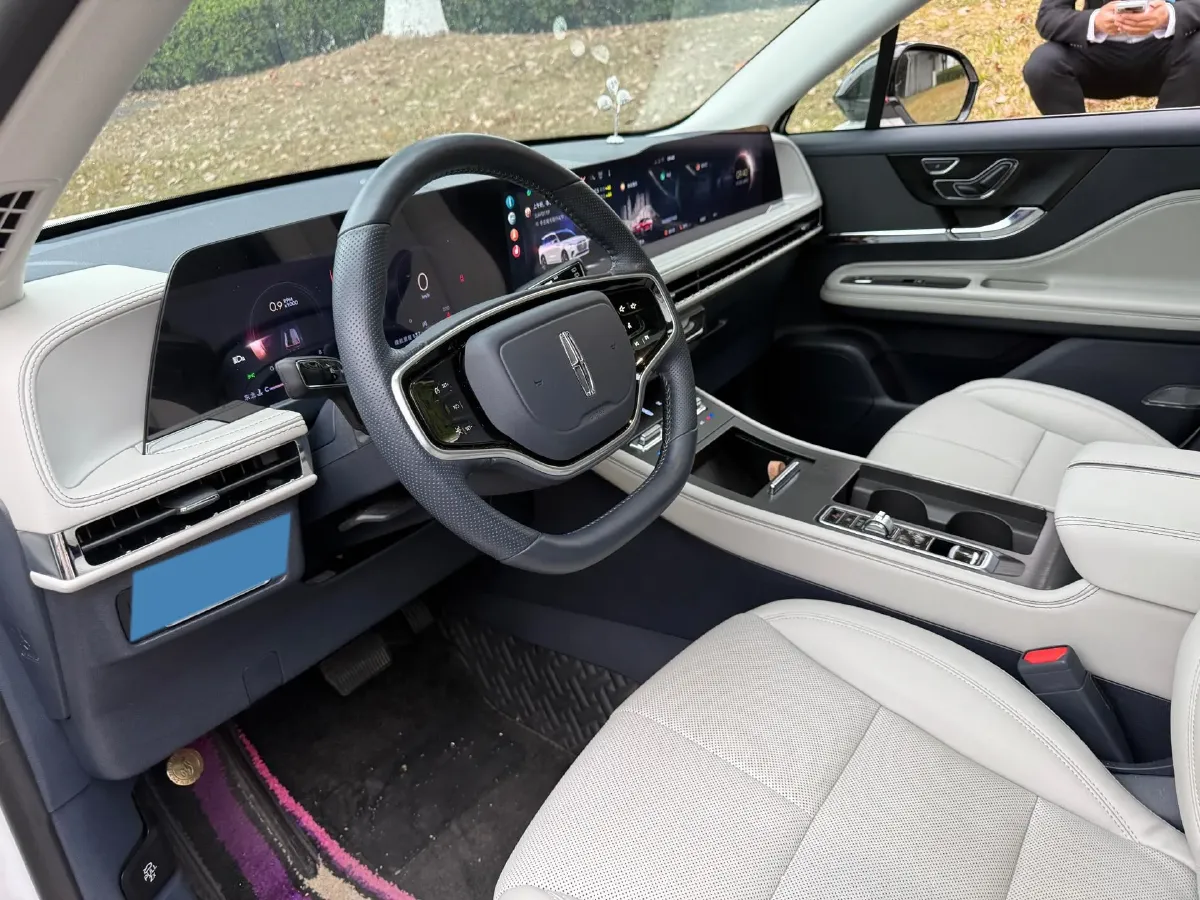 2023 Lincoln Corsair 2.0T 261HP L4 8AT,autocango,china used car exporter,china ev exporter,chinese used car exporter,chinese used ev exporter