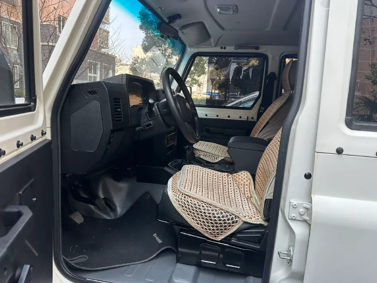 2023 BAW 212 2.4T 211HP L4 6MT,autocango,china used car exporter,china ev exporter,chinese used car exporter,chinese used ev exporter