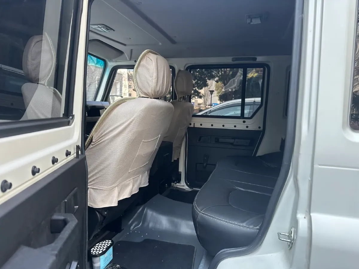 2023 BAW 212 2.4T 211HP L4 6MT,autocango,china used car exporter,china ev exporter,chinese used car exporter,chinese used ev exporter