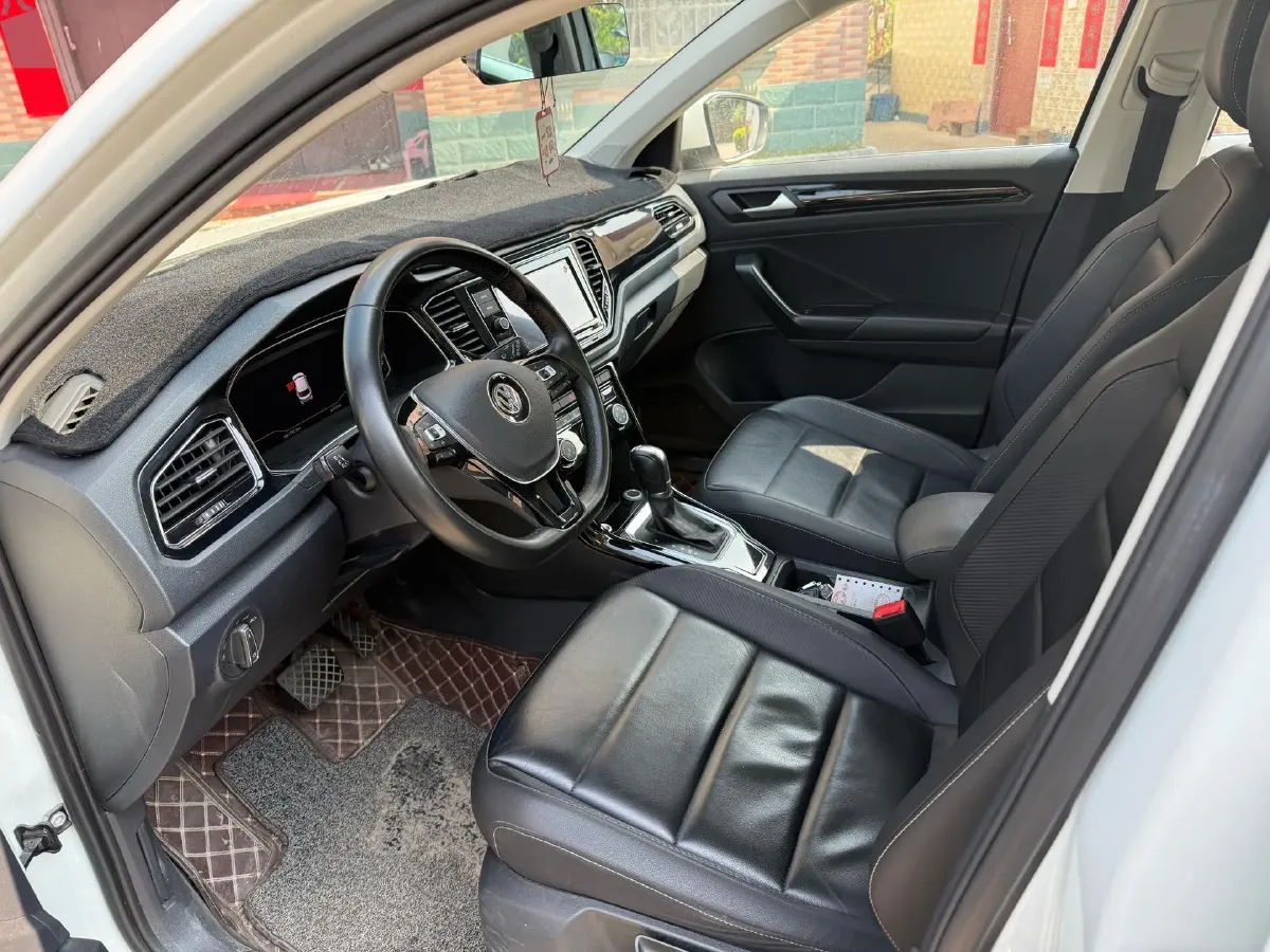 2020 Volkswagen T-Roc 1.4T 150HP L4 7DCT,autocango,china used car exporter,china ev exporter,chinese used car exporter,chinese used ev exporter