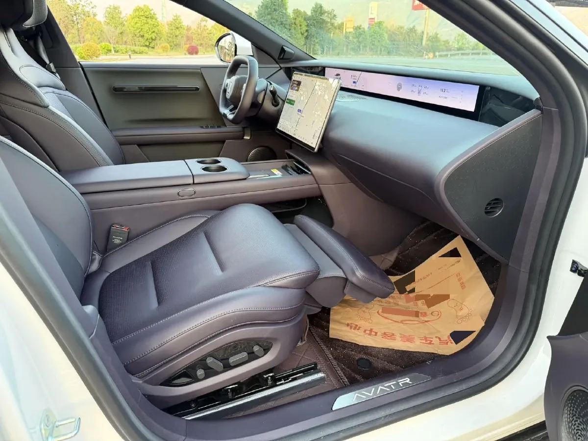 2025 Avatr 06 BEV,autocango,china used car exporter,china ev exporter,chinese used car exporter,chinese used ev exporter