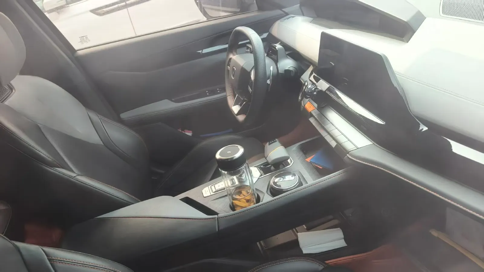 2022 ChangAn UNI-V 1.5T 188HP L4 7DCT,autocango,china used car exporter,china ev exporter,chinese used car exporter,chinese used ev exporter