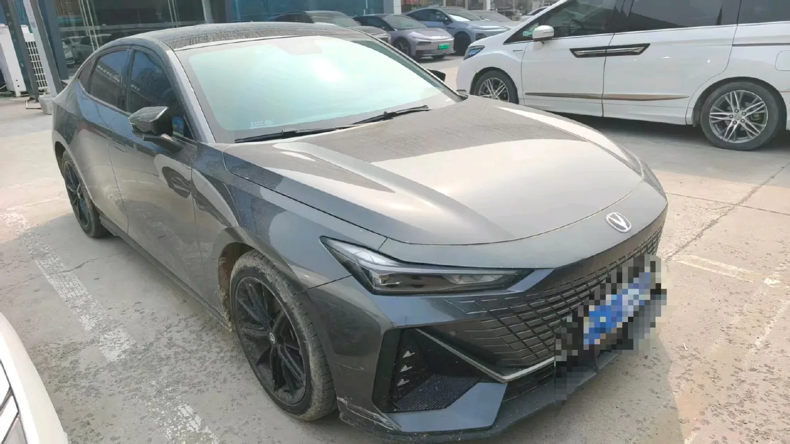 2022 ChangAn UNI-V 1.5T 188HP L4 7DCT,autocango,china used car exporter,china ev exporter,chinese used car exporter,chinese used ev exporter