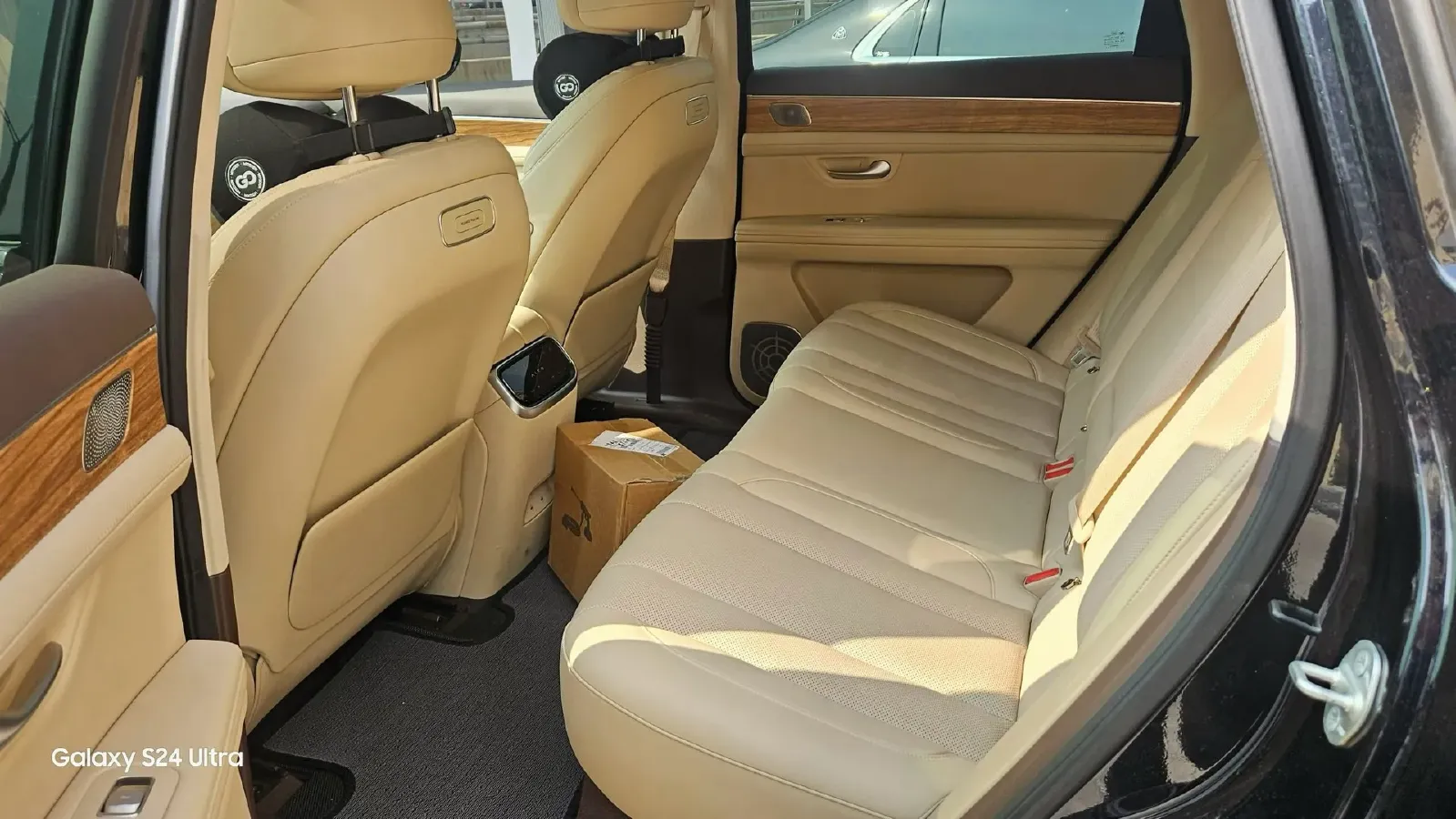 2024 AITO AITO M7 1.5T 152HP L4 REEV 40KWH,autocango,china used car exporter,china ev exporter,chinese used car exporter,chinese used ev exporter