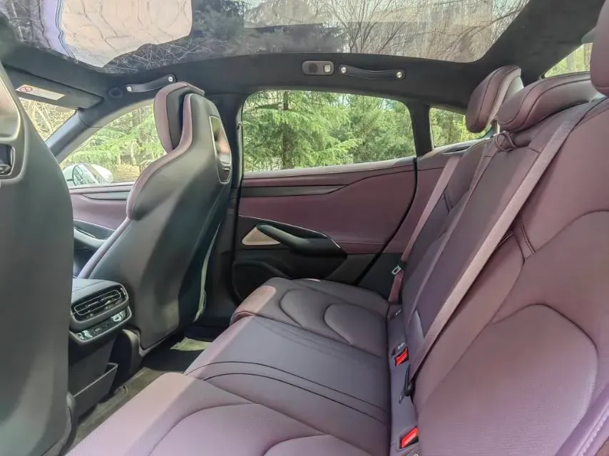 2024 MI SU7 BEV 101KWH,autocango,china used car exporter,china ev exporter,chinese used car exporter,chinese used ev exporter