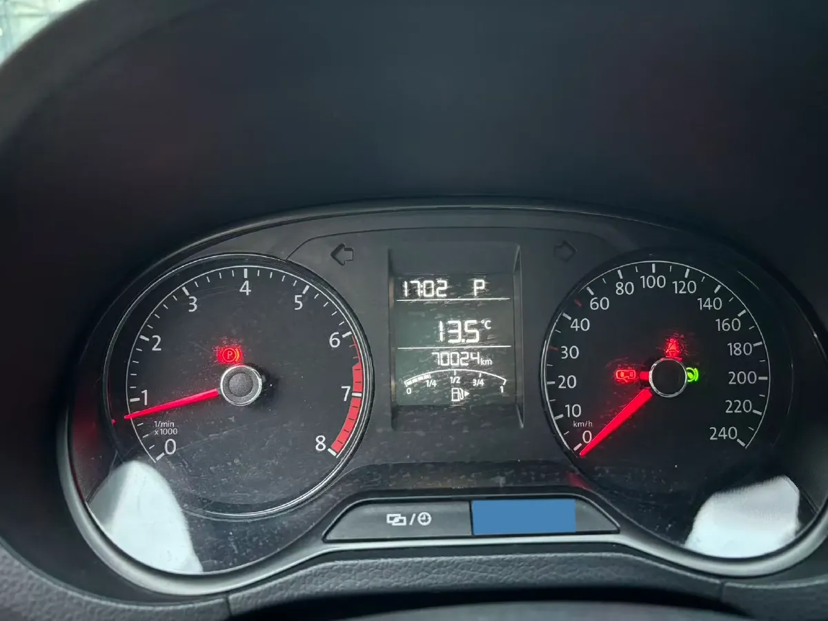 2016 Volkswagen Polo 1.4L 90HP L4 6AT,autocango,china used car exporter,china ev exporter,chinese used car exporter,chinese used ev exporter