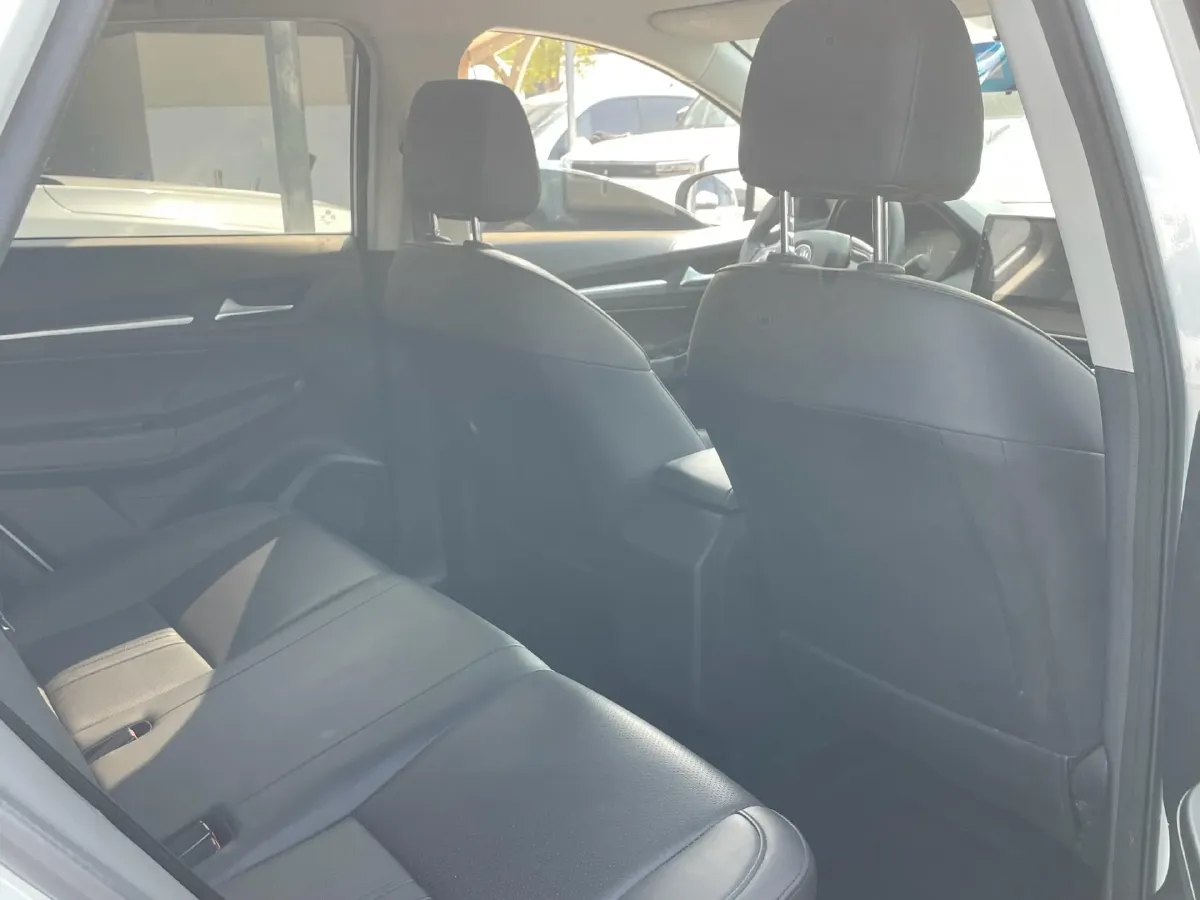 2022 Weltmeister E.5 BEV 58.589KWH,autocango,china used car exporter,china ev exporter,chinese used car exporter,chinese used ev exporter