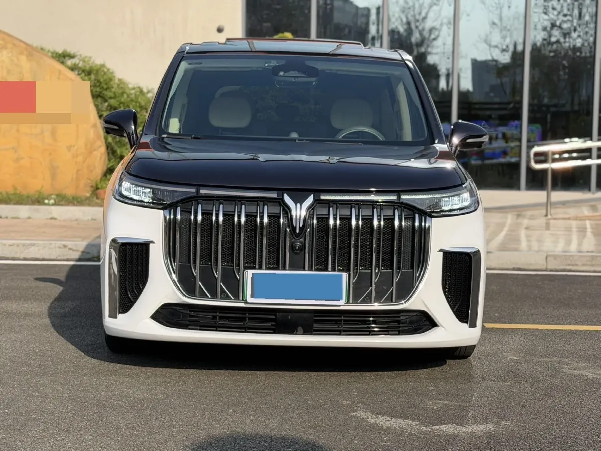 2022 Voyah Dream 1.5T 136HP L4 PHEV 25.57KWH,autocango,china used car exporter,china ev exporter,chinese used car exporter,chinese used ev exporter