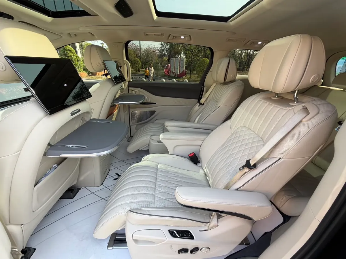 2022 Voyah Dream 1.5T 136HP L4 PHEV 25.57KWH,autocango,china used car exporter,china ev exporter,chinese used car exporter,chinese used ev exporter