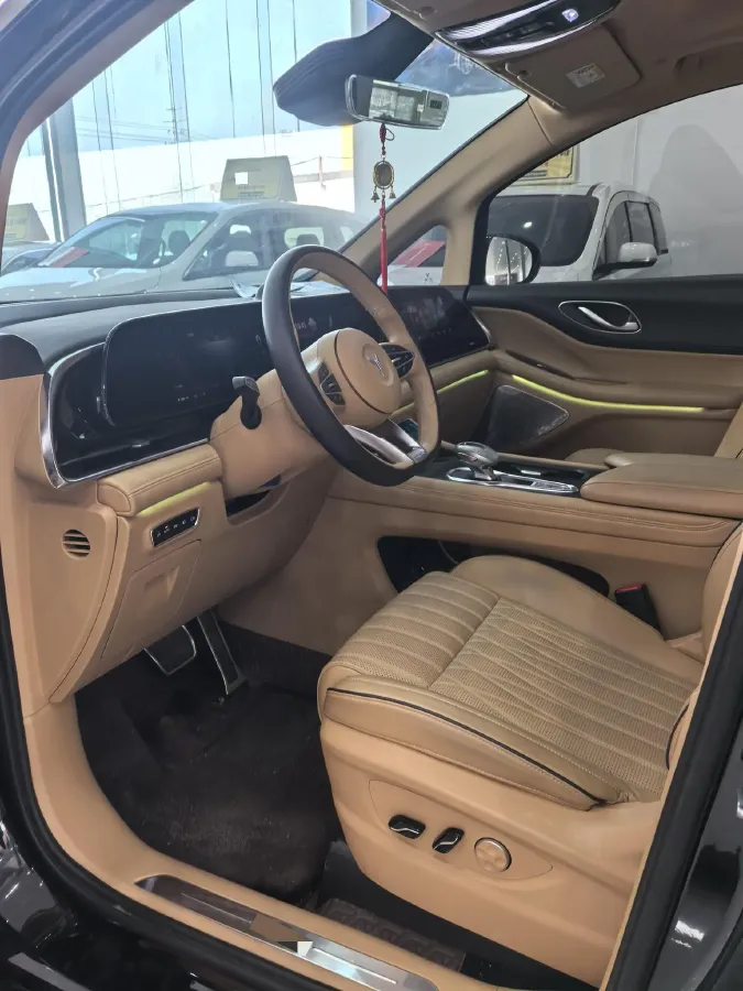 2022 Voyah Dream 1.5T 136HP L4 PHEV 25.57KWH,autocango,china used car exporter,china ev exporter,chinese used car exporter,chinese used ev exporter