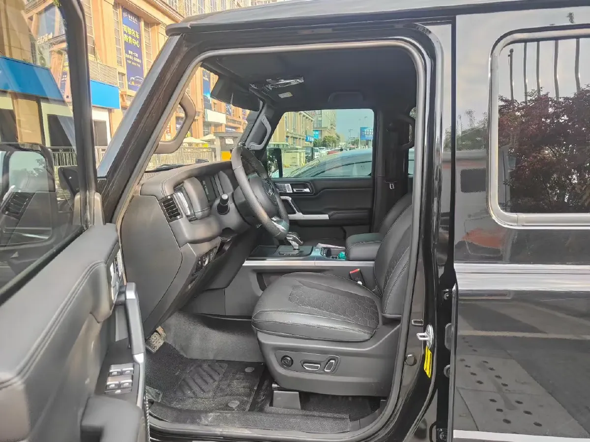 2025 212 212 T01 2.0T 252HP L4 8AT,autocango,china used car exporter,china ev exporter,chinese used car exporter,chinese used ev exporter