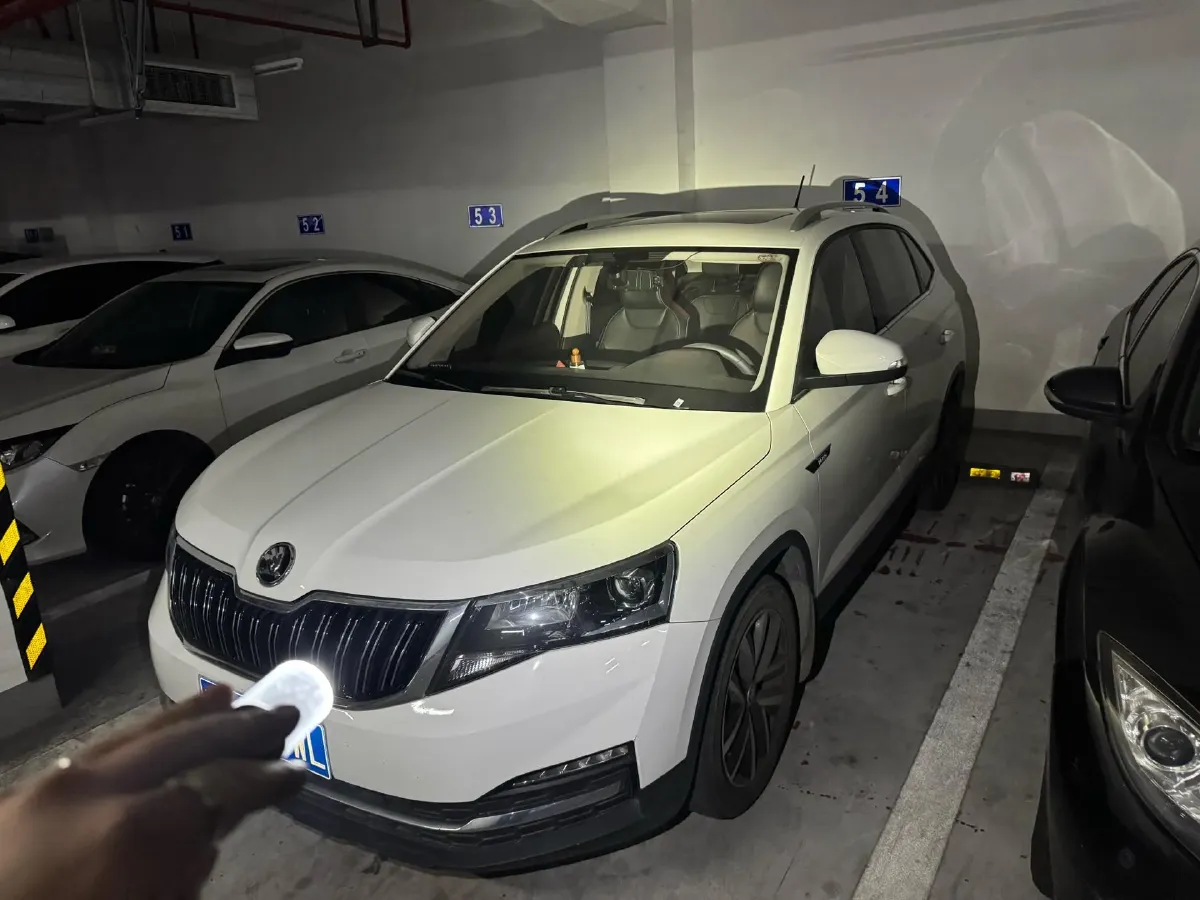2022 Skoda Kamiq 1.5L 112HP L4 6AT,autocango,china used car exporter,china ev exporter,chinese used car exporter,chinese used ev exporter
