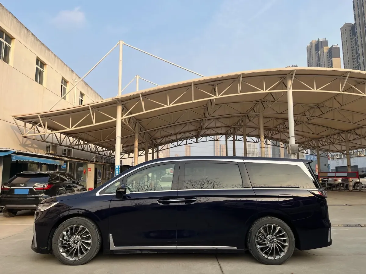 2022 Voyah Dream 1.5T 136HP L4 PHEV 25.57KWH,autocango,china used car exporter,china ev exporter,chinese used car exporter,chinese used ev exporter