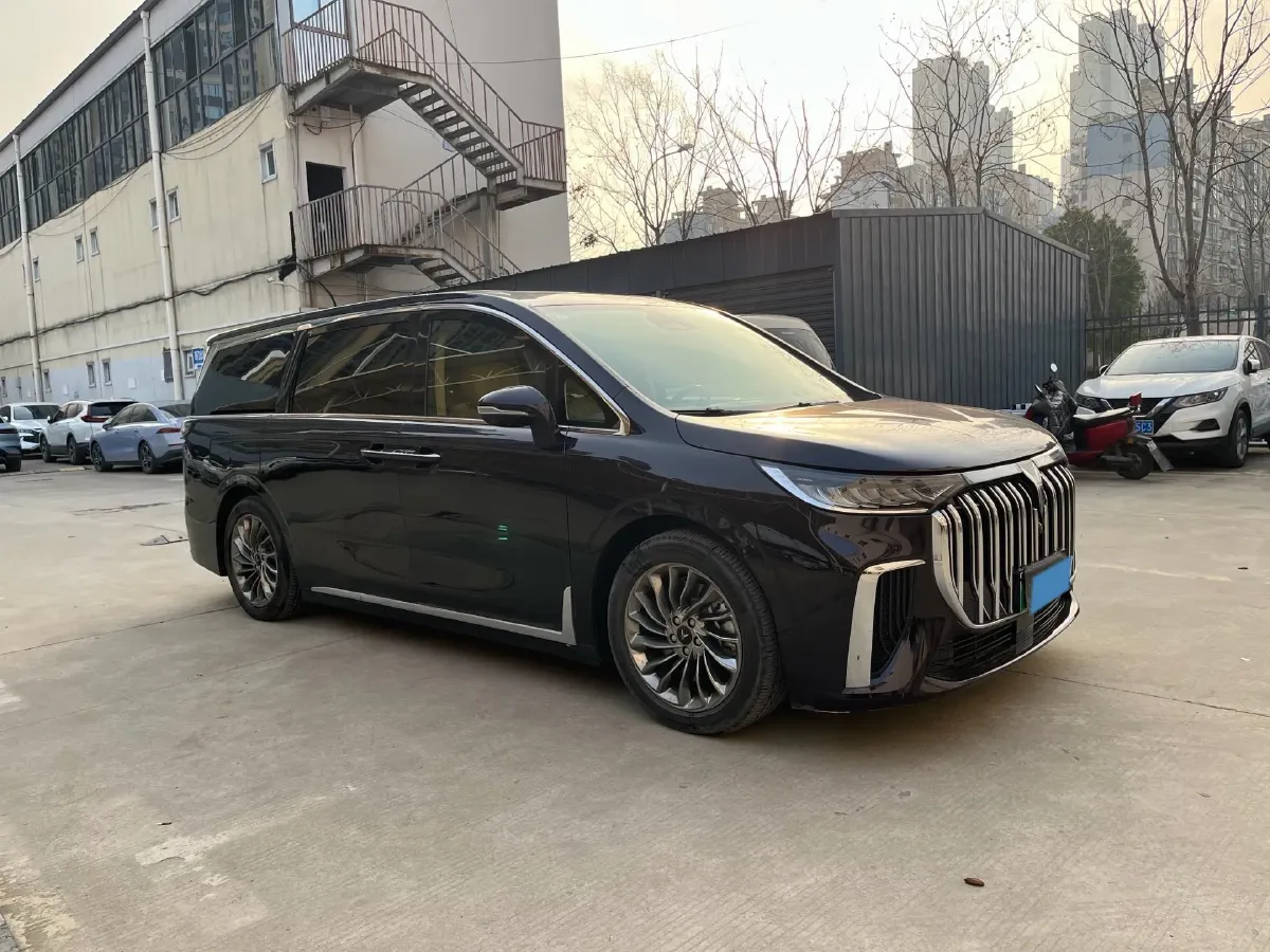 2022 Voyah Dream 1.5T 136HP L4 PHEV 25.57KWH,autocango,china used car exporter,china ev exporter,chinese used car exporter,chinese used ev exporter