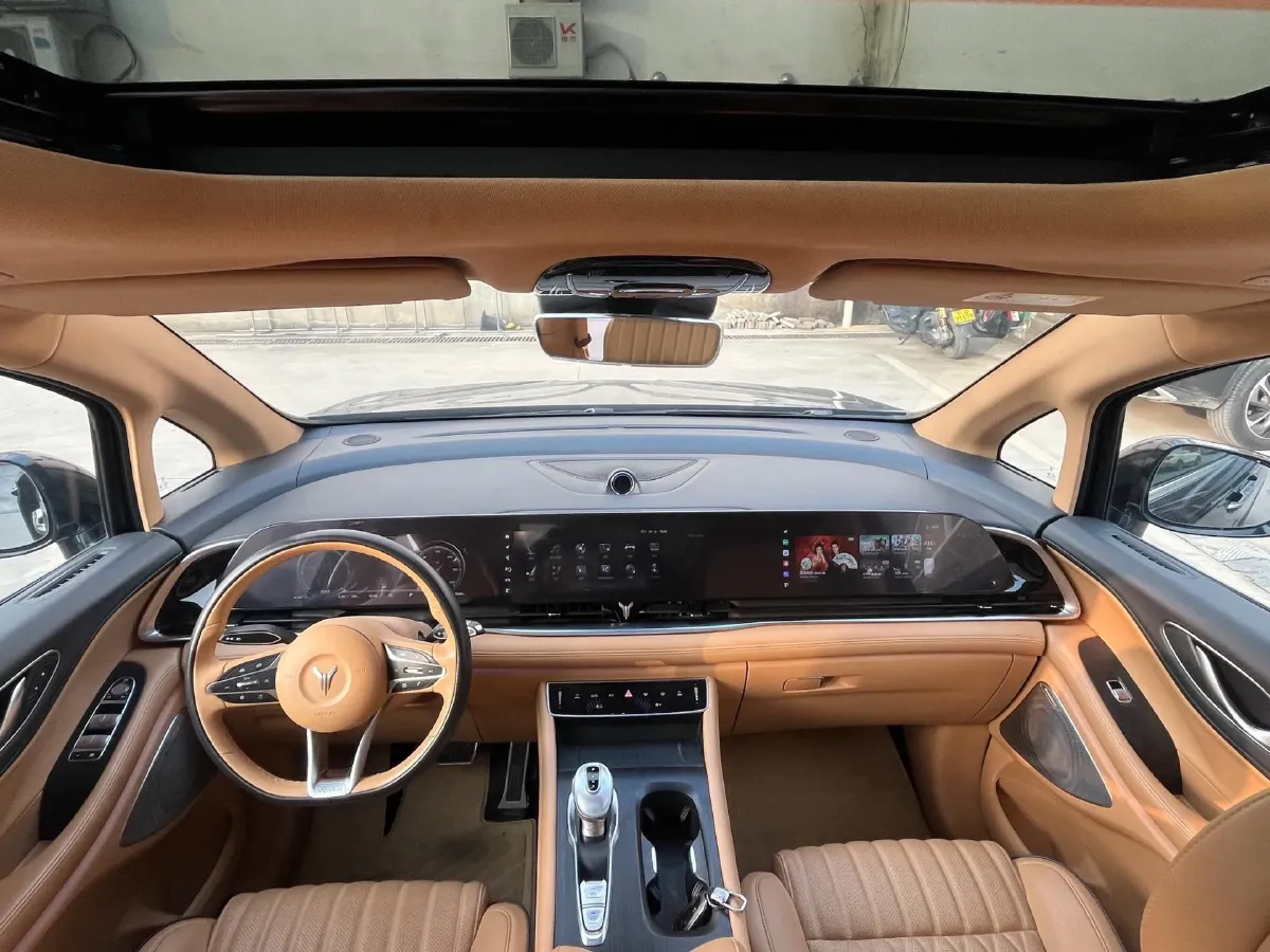 2022 Voyah Dream 1.5T 136HP L4 PHEV 25.57KWH,autocango,china used car exporter,china ev exporter,chinese used car exporter,chinese used ev exporter