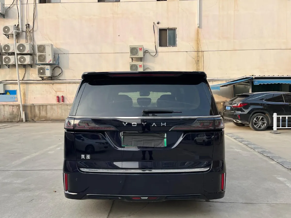 2022 Voyah Dream 1.5T 136HP L4 PHEV 25.57KWH,autocango,china used car exporter,china ev exporter,chinese used car exporter,chinese used ev exporter