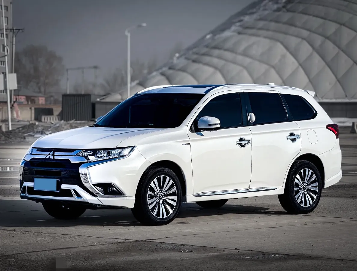 2021 Mitsubishi Outlander 2.0L 166HP L4 CVT,autocango,china used car exporter,china ev exporter,chinese used car exporter,chinese used ev exporter