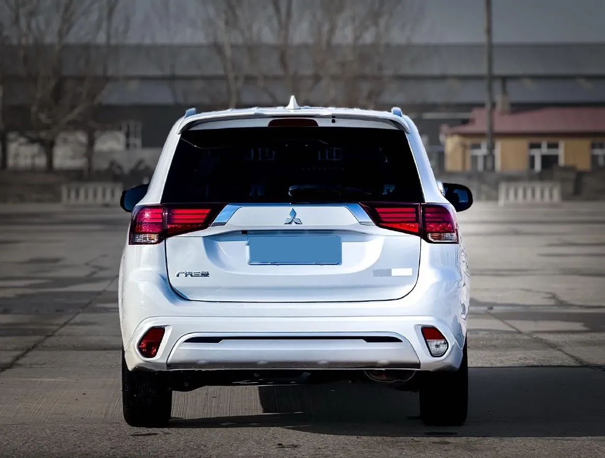 2021 Mitsubishi Outlander 2.0L 166HP L4 CVT,autocango,china used car exporter,china ev exporter,chinese used car exporter,chinese used ev exporter