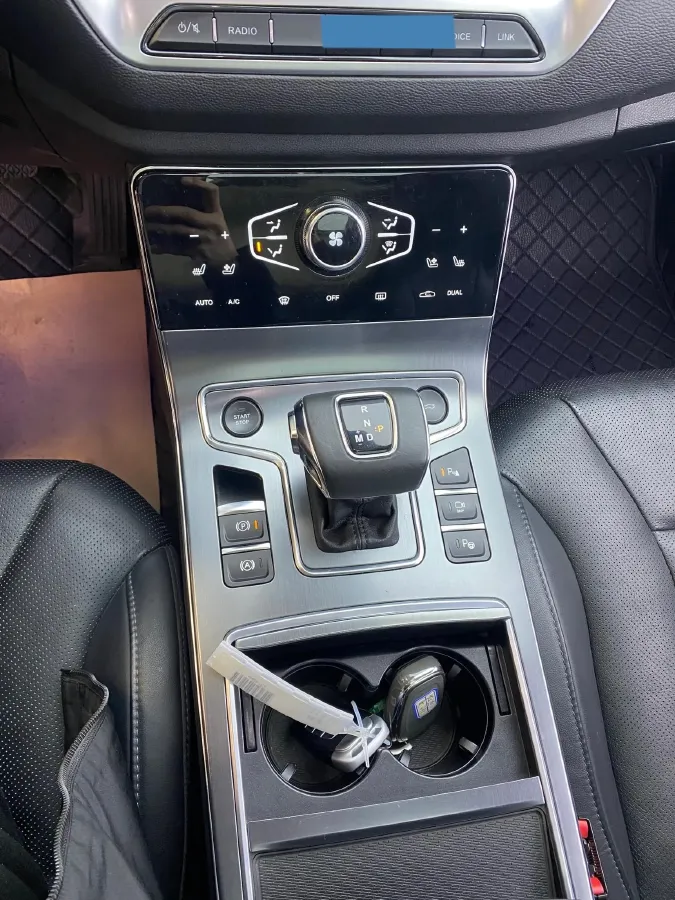 2022 HongQi H5 1.8T 197HP L4 6AT,autocango,china used car exporter,china ev exporter,chinese used car exporter,chinese used ev exporter