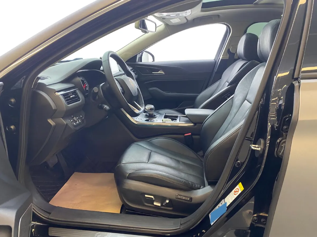 2022 HongQi H5 1.8T 197HP L4 6AT,autocango,china used car exporter,china ev exporter,chinese used car exporter,chinese used ev exporter