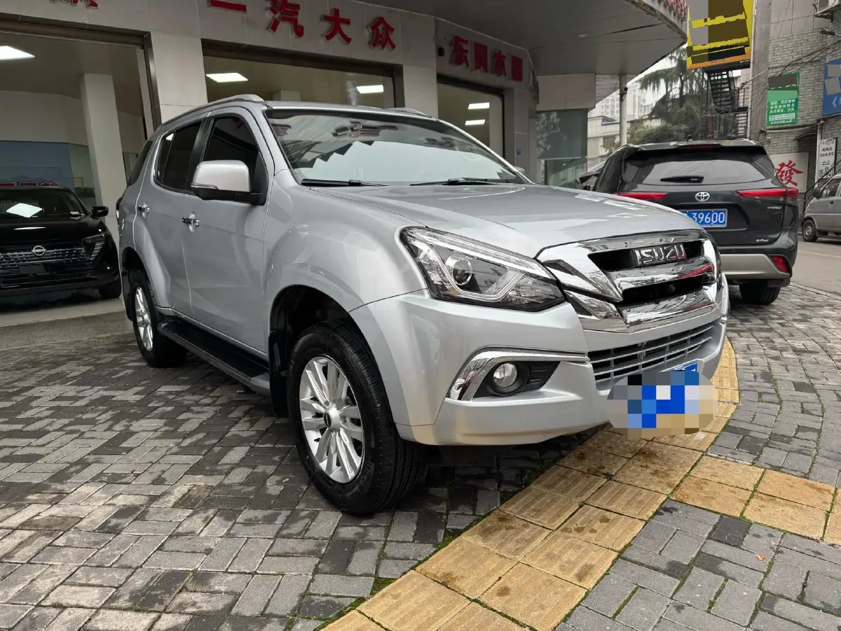 2022 Isuzu Mu-X 2.0T 220HP L4 8AT,autocango,china used car exporter,china ev exporter,chinese used car exporter,chinese used ev exporter